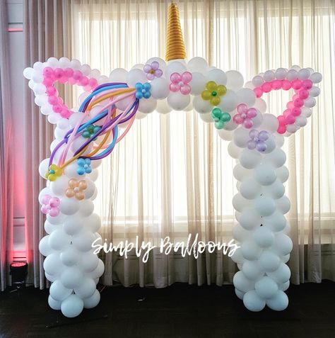 Unicorn balloon arch 🦄 Never gets old... Unicorn Theme Balloon Garland, Unicorn Birthday Balloon Arch, Unicorn Balloon Arch, Balloon Arch Diy, Unicorn Birthday Decorations, Unicorn Birthday Party Decorations, Eminem Wallpapers, Unicorn Mermaid, Unicorn Balloon