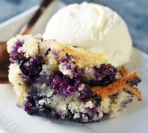 Texas-Style Blueberry Cobbler is a buttery, sweet dessert made with fresh blueberries, sugar, butter, milk and flour. The perfect summer dessert! Blueberry Breakfast Bars, Blueberry Baked Oatmeal, Blueberry Crumb Bars, Blueberry Crumb Cake, Blueberry Crumble Bars, Blueberry Bars, Crumb Bars, Fitness Meals, Blueberry Crisp