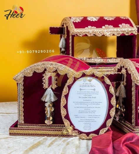 Lagan Patrika Decoration, Sahe Chithi, Diy Wedding Invitation Cards, Diy Fall Wedding Decorations, Picture Gifts Diy, Handmade Hamper, Wedding Gift Hampers, Fall Wedding Diy, Wedding Gift Pack