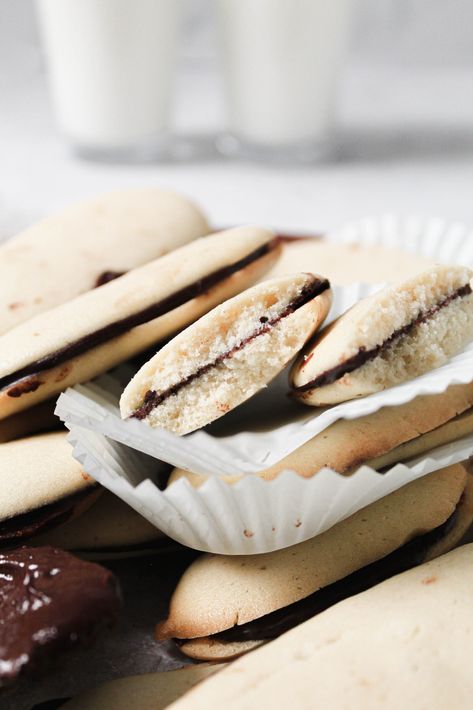 Copycat Milanos Milano Cookie Recipe, Milano Cookie, Ice Cream And Cookies, Milano Cookies, Ganache Filling, Chocolate Ganache Filling, Tried And True Recipes, Chefs Kiss, Crunchy Cookies