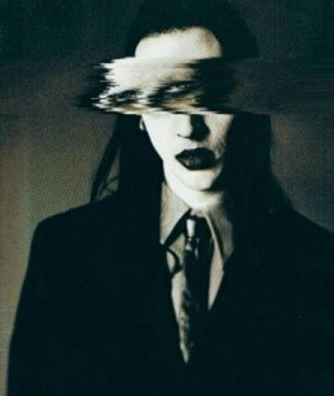 Freakshow Makeup, Marilyn Manson Aesthetic, Marilyn Manson Art, Demon Aesthetic, Band Aesthetic, Rock Photography, Sisters Of Mercy, Boys Long Hairstyles, Marilyn Manson