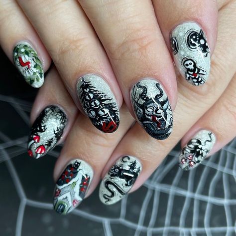 Colette Gallant on Instagram: "Krampus 🎅🎄👹❄️ inspired by the incredible @guild_of_calamity . Christmas can be scary too kids. Hope you’re all having as sweet or as spooky of a holiday season as you wish for. Living vicariously through my amazing clients that want stuff like this on their nails since I don’t have time to do my own anymore. . @ericasata dry mani, @luminary_nail_systems natural nail overlay in clarity, 100% handprinted with @kokoistusa gels and @nailz_by_dev / @nailzbydevshop li Gothic Christmas Nails Short, Krampus Nail Designs, Creepy Christmas Nails, Merry Creepmas Nails, Nightmare Before Christmas Nails￼, Scary Christmas, Two Best Friends, Paws And Claws, Christmas Nail Art