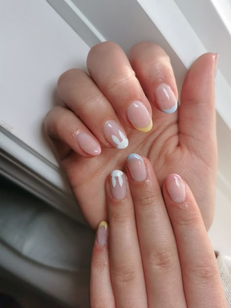 Pink, yellow, and blue with a white bunny for Easter! Easter Nails Easy, Easter Nail, Easter Nail Designs, Bunny Nails, Easter Nail Art, Simple Gel Nails, Cute Gel Nails, Easter Nails, Pastel Nails