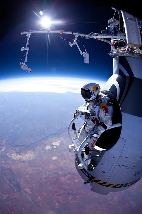 The Week in Pictures: March 15 - 22 Felix Baumgartner, Cars Girls, Aerospace Engineering, Random Inspiration, Space Pictures, Space Program, Earth From Space, Space Nasa, Space Flight