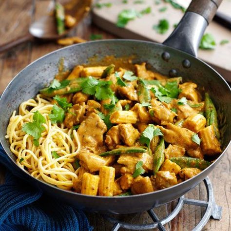 Satay Noodles, Best Chicken Curry Recipe, Satay Sauce Recipe, Chicken Thigh Fillets, Curry Base, Quorn Chicken, Quorn Recipes, Chicken Satay Recipe, Satay Recipe