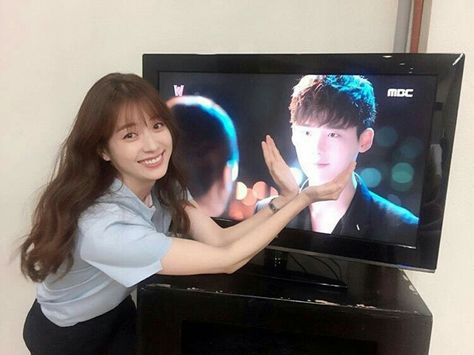 cuteee, while airing and watching W Han Hyo Joo Lee Jong Suk, W Korean Drama, W Kdrama, Kang Chul, Jong Hyuk, Lee Jung Suk, Hyo Joo, W Two Worlds, Kdrama Memes