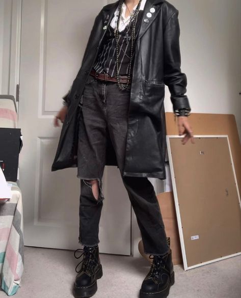 Victorian Emo Outfit, Emo Alt Aesthetic, Punk Layered Outfits, Punk Acedamia Outfits, Witch Fashion Men, Masc Tradgoth, Alt Fashion Masc, Goth Punk Outfits Men, Masc Witch Outfit