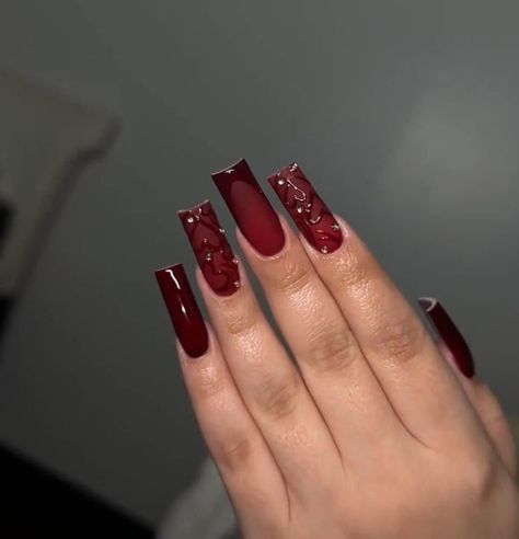 Dark Crimson Nails, Wine Red Nail Designs, Maroon Square Nails, Deep Red Nails Acrylic, Wine Acrylic Nails, Dark Red Acrylic Nails Design, Dark Red Square Nails, Wine Red Acrylic Nails, Maroon Nails Acrylic