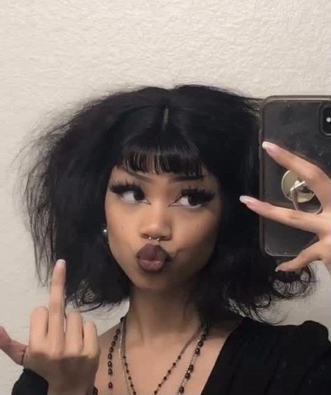 Black Emo Girl Makeup, Egirl Makeup Black Women, Emo Girl Makeup, Grunge Makeup Looks, Whimsigoth Makeup, Black Goth Makeup, Alt Eyeliner, Emo Makeup Looks, Alt Makeup Looks