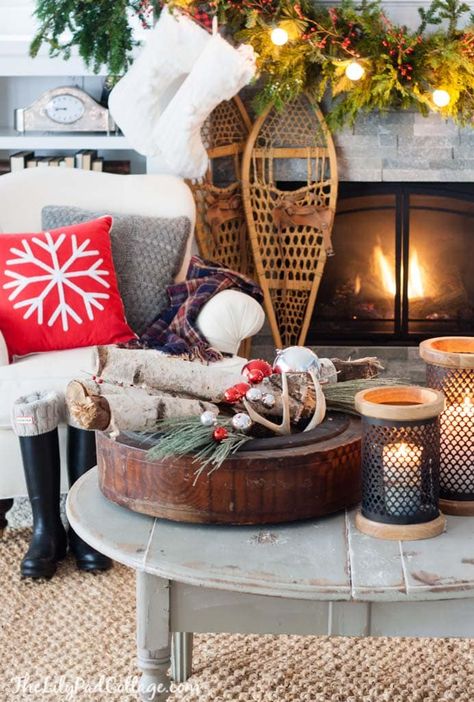 Cozy Ski Lodge Inspired Christmas Tour - The Lilypad Cottage Ski Lodge Christmas, Cozy Ski Lodge, Lodge Christmas, Lilypad Cottage, Lodge Aesthetic, Christmas Mantel Decor, Ski Lodge Decor, Christmas Lodge, Christmas Tours