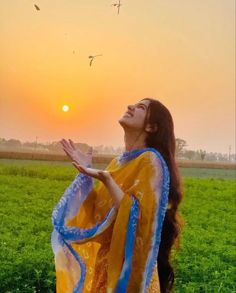 Punjabi Music, Music Poetry, Punjabi Culture, Gents Hair Style, Dps For Girls, Couple Goals Teenagers Pictures, Casual Indian Fashion, Classy Photography, Cute Selfies Poses