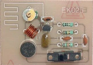 Schema Electronique Micro Espion FM : 88-108 MHz - Schema Electronique et Schema Electrique schemaselectroniques Circuit Board Design, Diy Tech, Free Energy Generator, Subwoofer Amplifier, Pcb Design, Electronics Mini Projects, Electronics Projects Diy, Fm Transmitters, Circuit Design