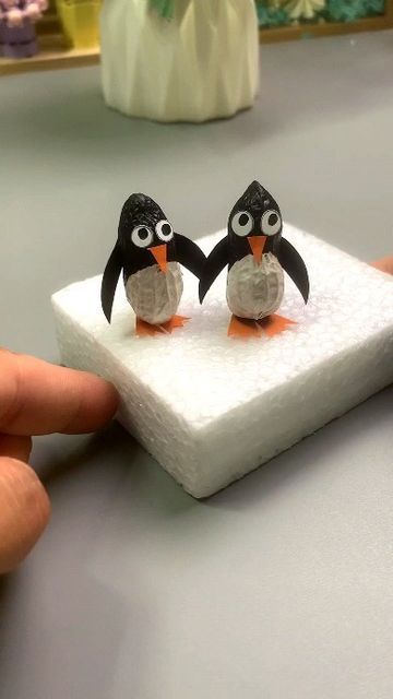 Best From Waste Ideas, Craft Ideas Paper, Christmas Crafts For Adults, Paper Craft Ideas, Paper Craft, Kids And Parenting, Penguins, Advent, Origami