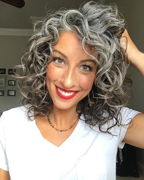 Curly Hair Men Haircut, Grey Curly Hair, Grey Hair Transformation, Gorgeous Gray Hair, Grey Hair Inspiration, Beautiful Gray Hair, Gray Hair Growing Out, Natural Gray Hair, Transition To Gray Hair