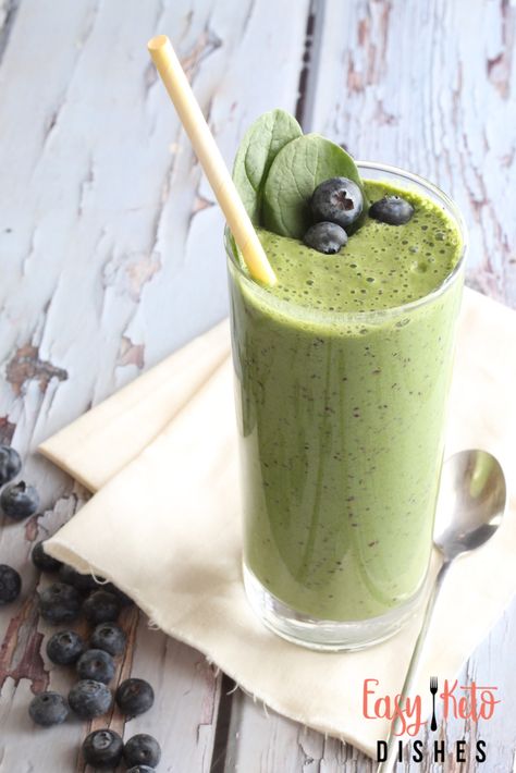 Berry Spinach Smoothie Berry Spinach Smoothie, Milk Smoothie Recipes, Almond Milk Smoothie Recipes, Ketogenic Breakfast, Keto Breakfast Smoothie, Blackberry Smoothie, Banana Apple Smoothie, Desayuno Keto, Keto Smoothie