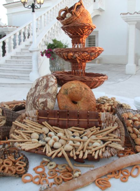 Bread Showpiece, Bread Sculpture, Bread Display, Ukrainian Wedding, Artisan Breads, Cooking Bread, Bread Shaping, Bread Art, Savoury Baking