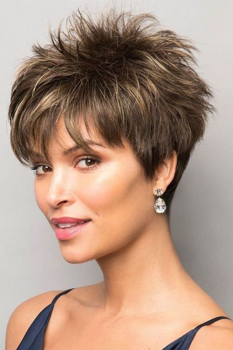 Short Spiky Hairstyles, Spiky Hair, Short Hairstyles For Thick Hair, Short Hair Balayage, Penteado Cabelo Curto, Short Pixie Haircuts, Short Pixie Cut, Haircut For Thick Hair, Short Hair Haircuts