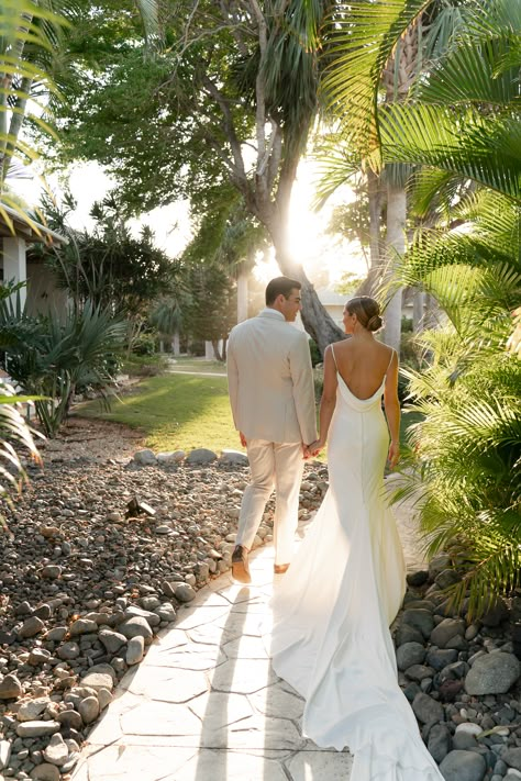 Isle Of Palms Wedding, Resort Wedding Photography, Tropical Wedding Pictures, Destination Wedding Photo Ideas, Grand Palladium Costa Mujeres Wedding, Tropical Wedding Photos, Beach Wedding Photo Ideas, Tropical Wedding Photography, Tropical Bride