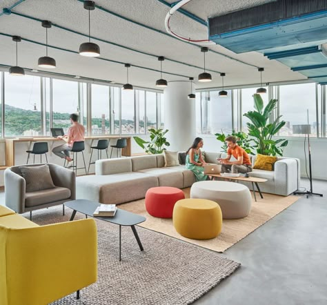 Meja Sofa, Coworking Space Design, Office Design Inspiration, Office Interior Design Modern, Coworking Office, Office Space Design, Co Working Space, Office Lounge, Office Inspo