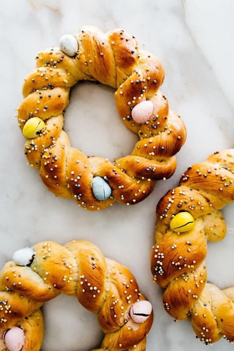 Mini Cardamom Easter Bread Wreaths — Fix Feast Flair Bread Wreath, Candy Egg, Easter Lunch, Easter Menu, Couple Cooking, Easter Bread, Easter Baking, Easter Brunch, Easter Recipes