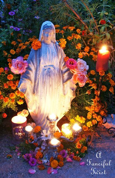 Dia de los muertos 1 Marian Garden, Blessed Mother Statue, Sacred Garden, Prayer Garden, Blessed Mary, Catholic Decor, Prayer Corner, Virgin Mary Statue, Meditation Garden