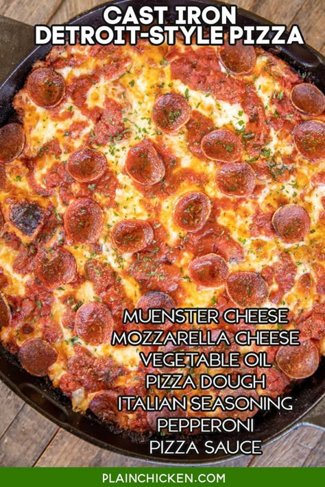 Outdoor Pizza Oven Recipes, Cast Iron Pizza Recipe, Detroit Style Pizza Recipe, Cast Iron Skillet Pizza, Thick Crust Pizza, Deep Dish Pizza Recipe, Cast Iron Pizza, Skillet Pizza, Easy Homemade Pizza