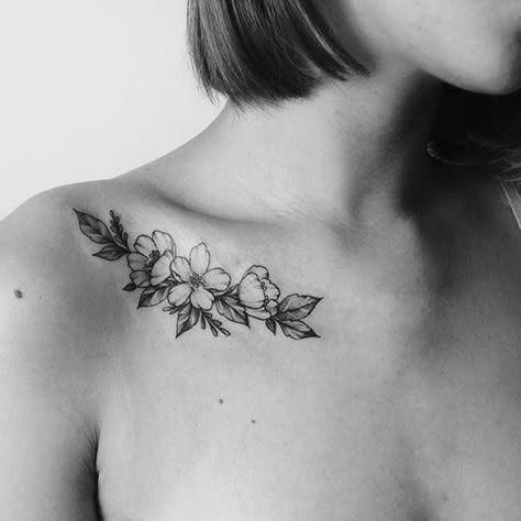 Tattoos Pinterest, Bone Tattoos, Inspiration Tattoos, Disney Tattoo, Collar Bone Tattoo, Celtic Tattoos, Lotus Tattoo, Tattoo Feminina, Nail Tattoo