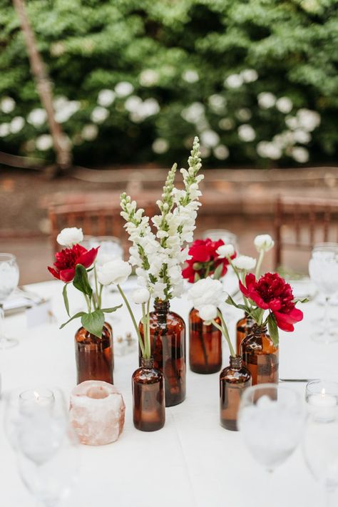 Christmas Bud Vases, Red And White Flower Centerpieces, Red Bud Vases, Red Floral Arrangements, Bud Vase Arrangements, Vase Inspiration, White Flower Centerpieces, Bud Vases Wedding, Bud Vases Arrangements