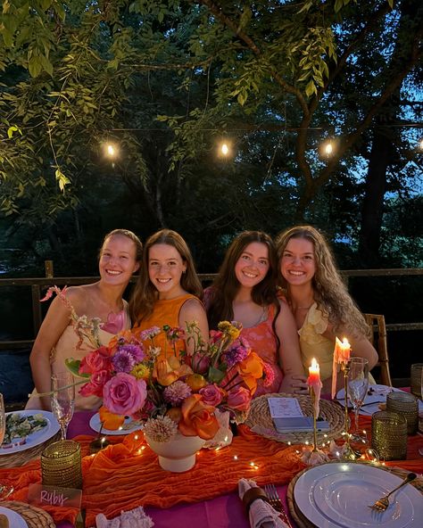 🍊✨🍑🎀🩷 Orange Dinner Party, Orange Party Theme, Sunset Wedding Theme, Bridal Picnic, Beach Dinner Parties, Orange Dinner, 18th Debut, 18th Party, Sunset Party