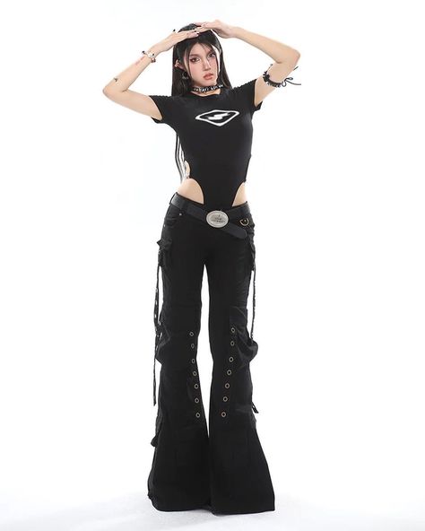 Black Grunge Outfit, Outfit Grunge, Aesthetic Dress, Gown Inspiration, Concert Outfits, Kpop Fashion Outfits, Performance Outfit, Women's Wardrobe, Sportswear Women