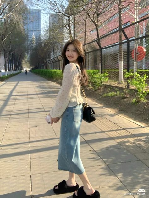 Picnic Outfit Korean, Tita Outfit, Outfits Quiz, Picnic Outfit, Outfit Korean, Korean Casual Outfits, Asian Style, Korean Outfits, Casual Style Outfits