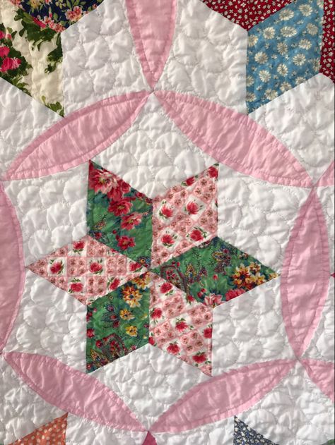 The Plain Needlewoman | Quilt Study, Sewing, Vintage Textiles, Collecting quilts and other old odds and ends. Patterns Website, Antique Quilts Patterns, History Of Quilting, Hand Quilting Patterns, Vintage Quilts Patterns, Sewing Vintage, English Paper Piecing Quilts, Quilts Decor, Quilt Care