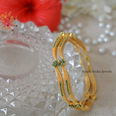 Imitation Green Stone Bangles - South India Jewels Green Stone Bangles, Stone Bangles, Simple Flower Design, Stone Bar, Beautiful Flower Designs, Stone Bangle, Elegant Look, Bangle Designs, Ruby Stone