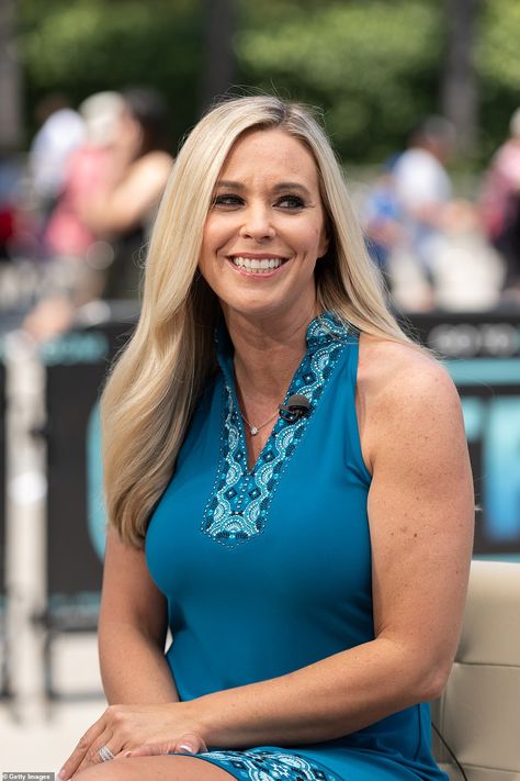 Kate Gosselin sells the Pennsylvania home she filmed the TLC reality show Kate Plus 8 for $1.1M | Daily Mail Online Kate Plus 8 Now, Kate Plus 8, Kate Gosselin, New York Photos, Girl Celebrities, Toxic People, Ex Wives, Years Younger, Reality Show