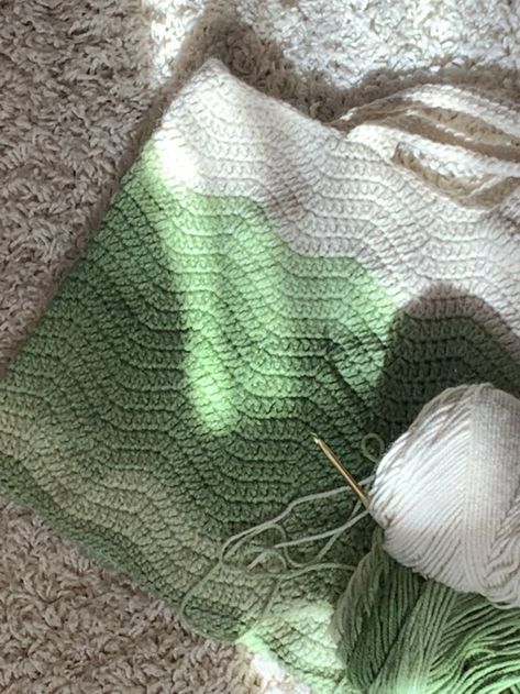 Matcha Crochet, Matcha Cream, Tote Crochet, Crochet Tote Pattern, Ombre Green, The Matcha, Ombre Yarn, Weekend Crafts, Crochet Tote Bag