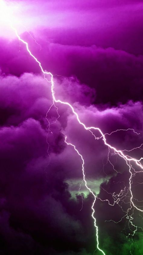 Warm Purple Aesthetic, Iphone Wallpaper Lightning, Wallpaper Lightning, Lightning Wallpaper, Lightning Background, Green Clouds, Solar And Lunar Eclipse, Lightning Photography, Warm Purple