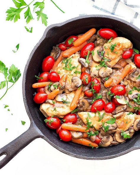 Simple is key & these delicious recipes take it to a whole new level by keeping it all in one pan, pot or skillet. Why create more dishes when you can feast out of just one?! Chicken And Veggies Skillet, Liver Diet Recipes, Healthy Liver Diet, Detox Meal Plan, Liver Recipes, Chicken And Veggies, Liver Diet, Healthy Liver, Detox Recipes