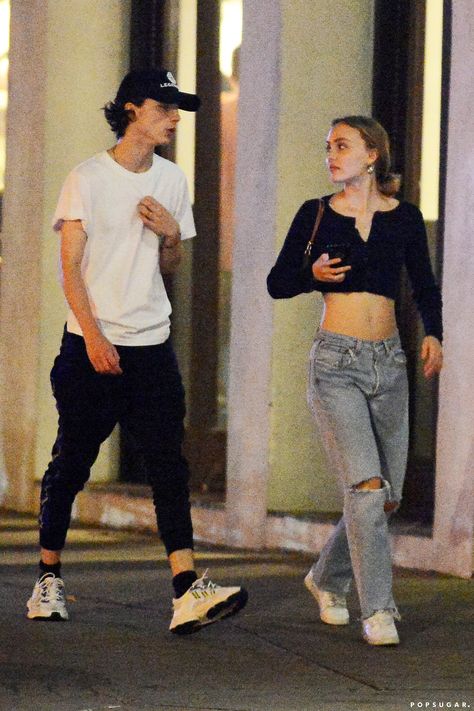 Image Lily Rose Depp And Timothee Chalamet, Paparazi Couple, Lily Rose Depp Outfits, Hollywood Street, Celebrity Gossip News, Famous Lifestyle, Alana Champion, Rose Depp, Divorce And Kids