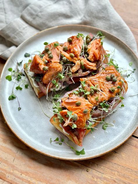 Hot Smoked Salmon Toast - Parade: Entertainment, Recipes, Health, Life, Holidays Smoked Salmon Sourdough, Salmon On Toast, Smoked Salmon Toast, Salmon Toast, Smoked Salmon Breakfast, Entertainment Recipes, Hot Smoked Salmon, Eggs Avocado, Mums Birthday