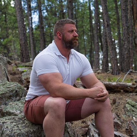 Muscle Lover: Giant American musclebear Chris Stout-Hazard Stocky Men, Fat Guy Fashion, Burly Men, Cave Story, Chubby Guy, Gay Dads, Scruffy Men, Ginger Men, Rugged Men