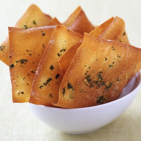 Wonton Snacks, Wonton Crisps, Baked Wontons, Wonton Wrapper Recipes, Crisps Recipe, Wonton Chips, Won Ton, Wonton Recipes, Weight Watchers Snacks