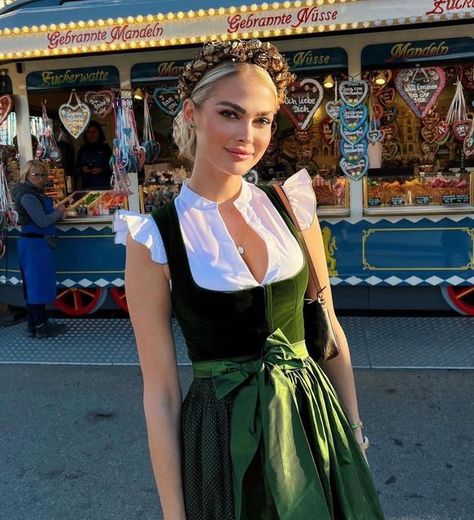 Drindl Dress Diy, Dirndl Aesthetic, October Fest Outfit, Octoberfest Outfit, Octoberfest Outfits, Lederhosen Women, Drindl Dress, German Traditional Dress, Dirndl Dress Oktoberfest