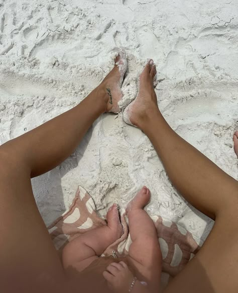 Baby Beach Photos, Mum Goals, Me As A Mom, Moms Goals, Mommy Goals, Future Mommy, Dream Future, Coastal Life, Mom Era