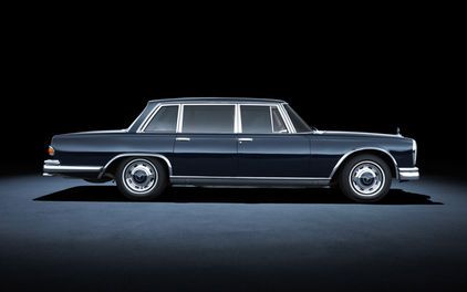 Check out the complete Mercedes-Benz S-Class lineage in images, from the Mercedes Simplex to the current W221 series. Mercedes Benz 600, Mercedes 600, Mercedes S550, Mercedes Suv, Mercedes 300, Classic Mercedes Benz, Mercedes Sls, Benz Classic, Mercedes G Wagon