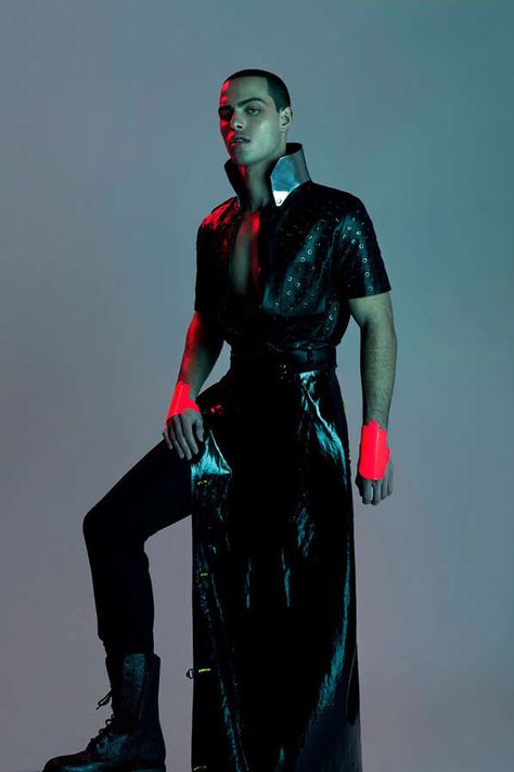 Sci-Fi Sportswear Editorials - The In This Age Bullett Magazine Photoshoot is Futuristic (GALLERY) Sportswear Editorial, Punk Girls, Raver Girl, Hussein Chalayan, Sci Fi Fashion, Mens Fashion Editorial, Cyberpunk Fashion, Futuristic Fashion, Avant Garde Fashion