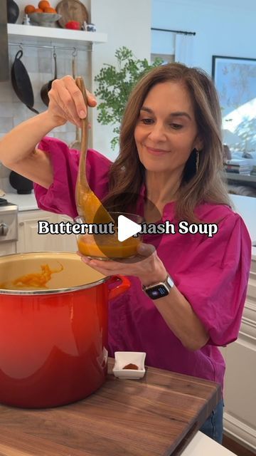 Joy Bauer MS, RDN | BUTTERNUT SQUASH SOUP 🧡  It’ll be love at first spoonful! 🥄🥰 I coupled the butternut squash with carrots to pull back on carbs and lighten... | Instagram Joy Bauer Recipes Today Show, Joy Bauer Recipes, Food Vibes, Joy Bauer, Healthy Breakfasts, Be Love, Soup Season, Butternut Squash Soup, Squash Soup