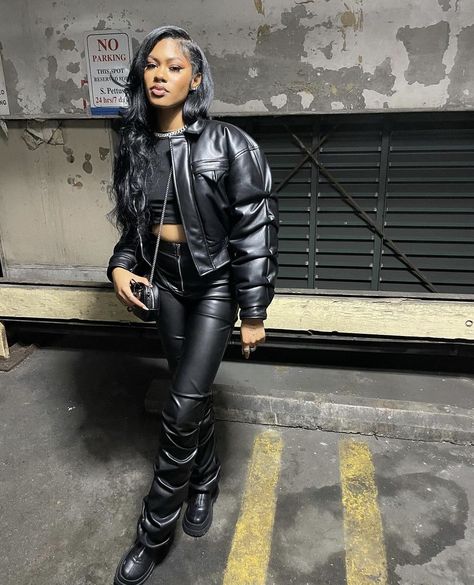 Stunna Girl, Black Leather Jacket Outfit, Winter Streetwear, Boujee Outfits, Cute Birthday Outfits, Leather Jacket Outfits, Swag Outfits For Girls, Leather Jacket Black