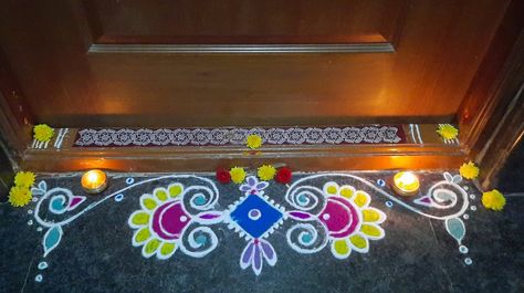 Door Rangoli Designs Simple, Door Rangoli Designs, Mini Kolam, Doorstep Rangoli, Door Rangoli, Diwali Wallpapers, Unique Rangoli, Rangoli Designs Simple, Happy Diwali Wallpapers