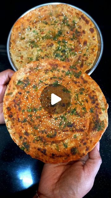 Masala Chapati Recipe, Lacha Paratha Recipe, Prata Recipe, Lacha Paratha, Chapati Recipe, Chapati Recipes, Paratha Recipes, Gujarati Recipes, Chapati