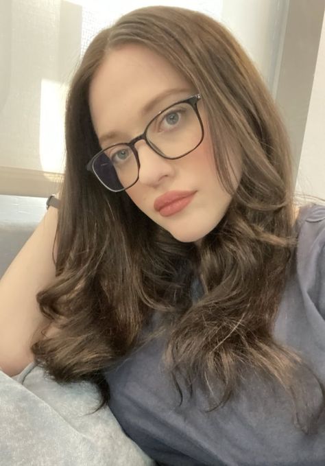 Kat Dennings Kat Dennigs, Kat Denning, 2 Broke Girl, Kat Dennings, Max Black, Margot Robbie, Celebrity Look, Reaction Pictures, Celebrities Female